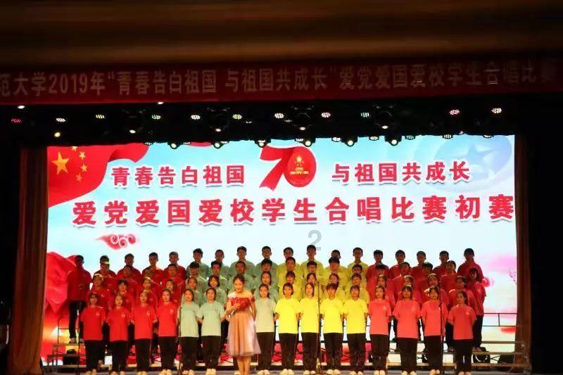 救援爱图画的男孩
